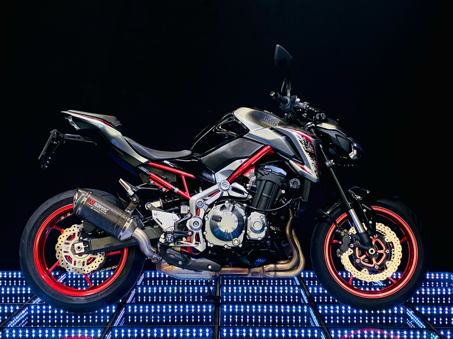 KAWASAKI Z 900 Performance-showroom-element-2