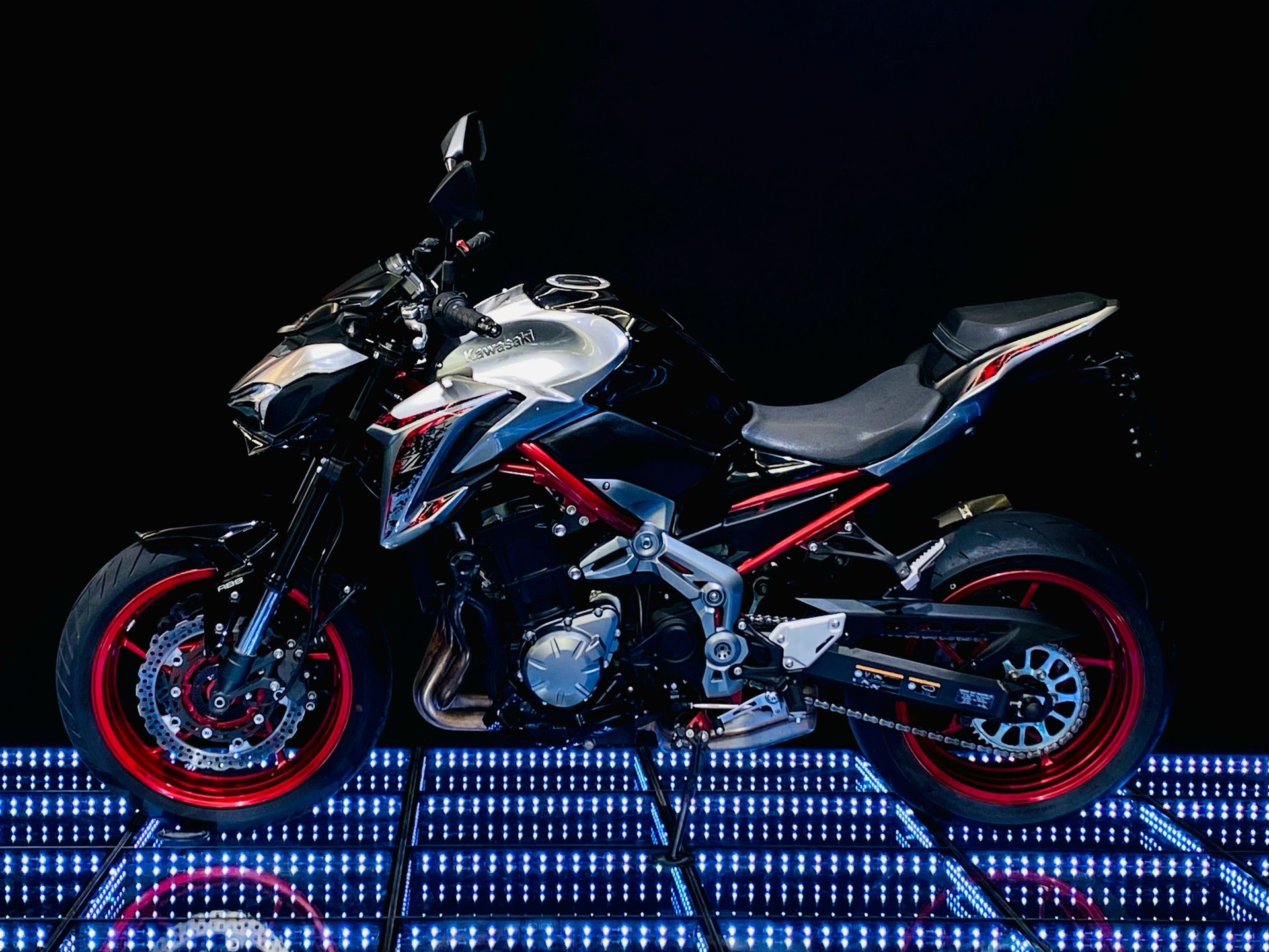 KAWASAKI Z 900 Performance-showroom-element-3