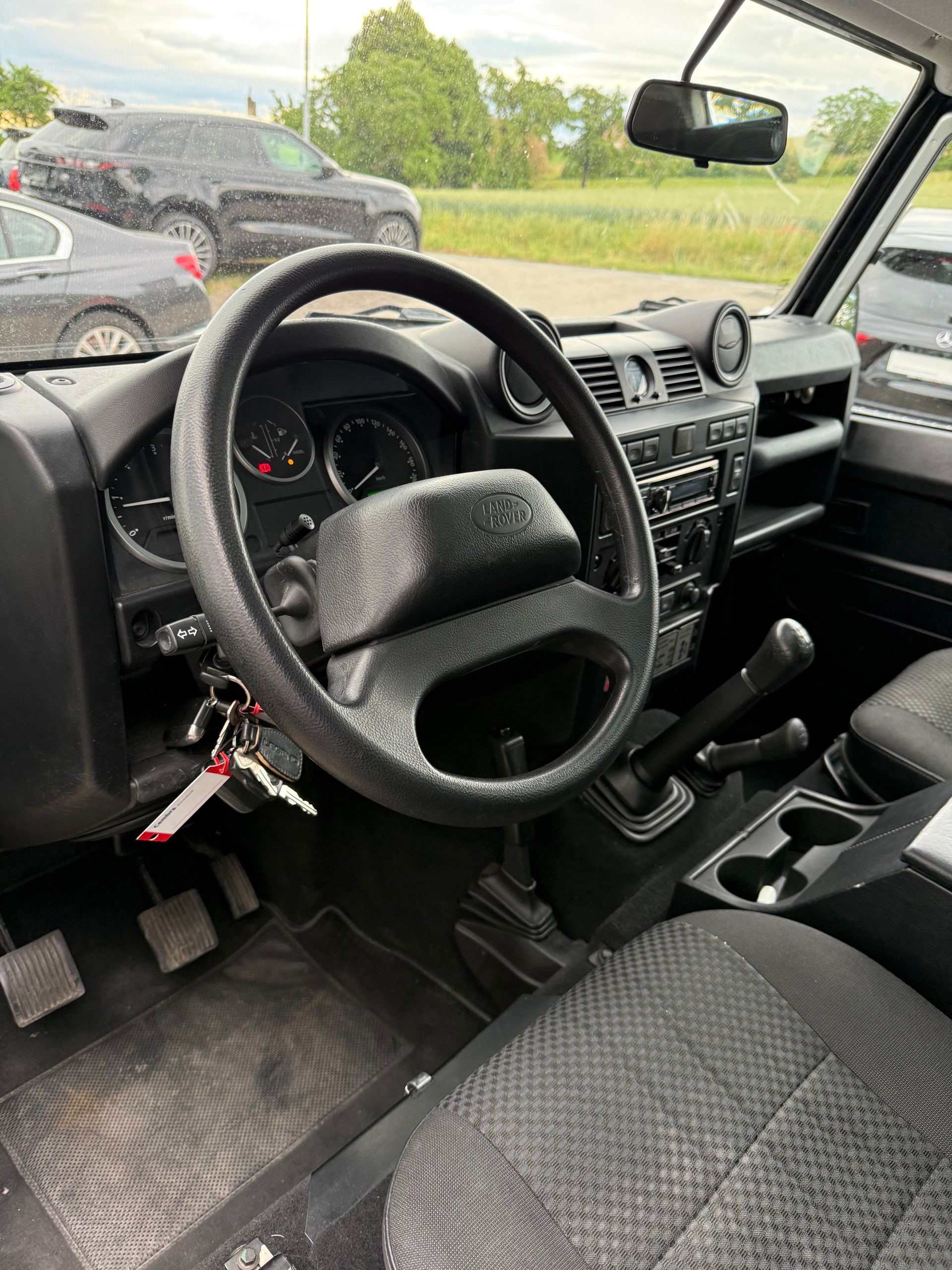 LAND ROVER Defender 110 2.2 TD4 Station Wagon Legend-image-6