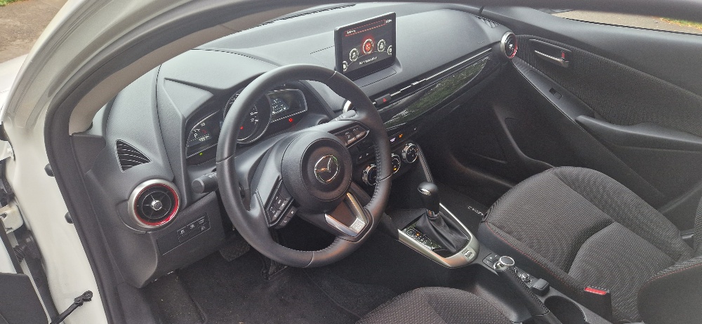 MAZDA 2 SKYACTIV-G 90 Homura Automat-image-7