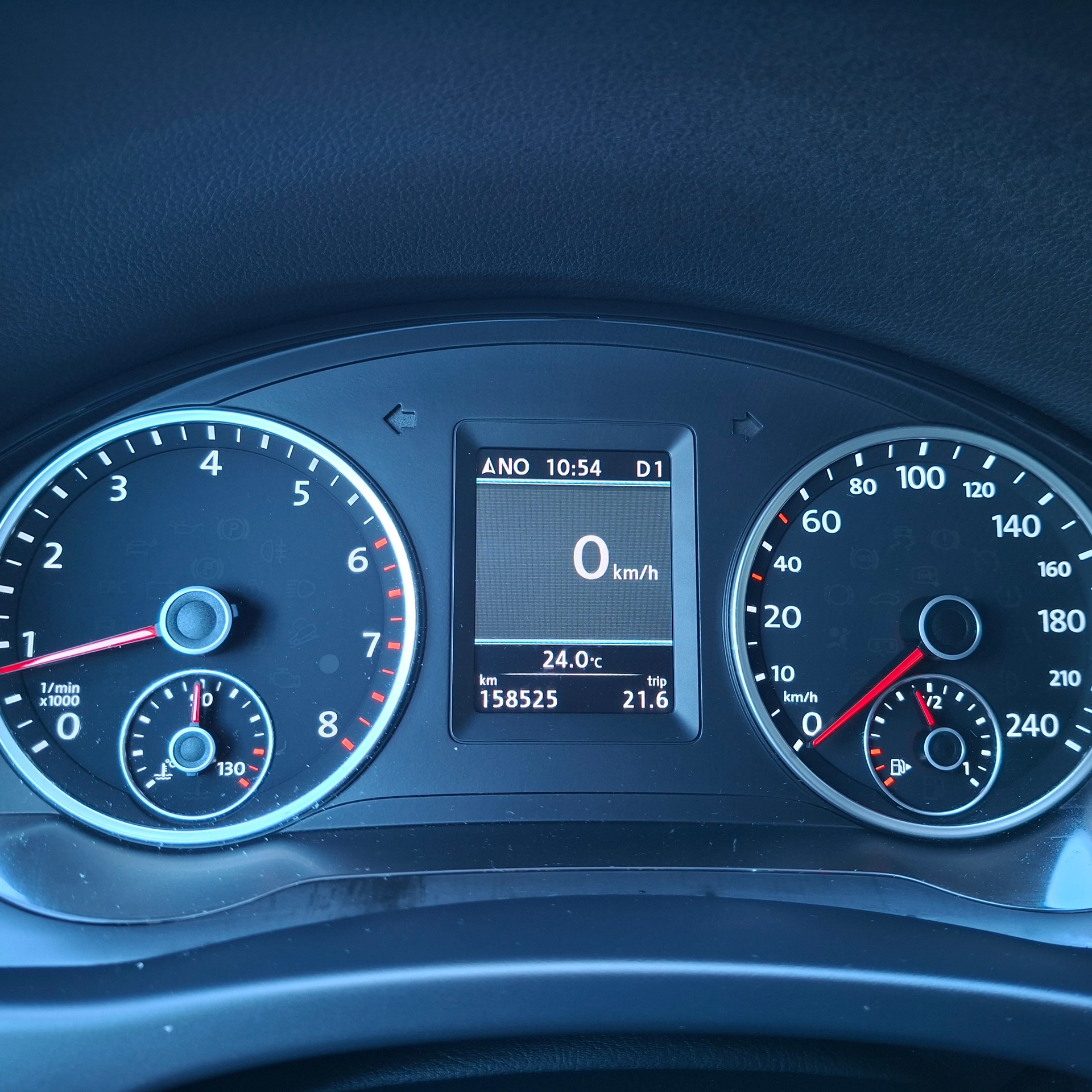 VW Tiguan 2.0 TSI R-Line Design 4Motion DSG-image-6