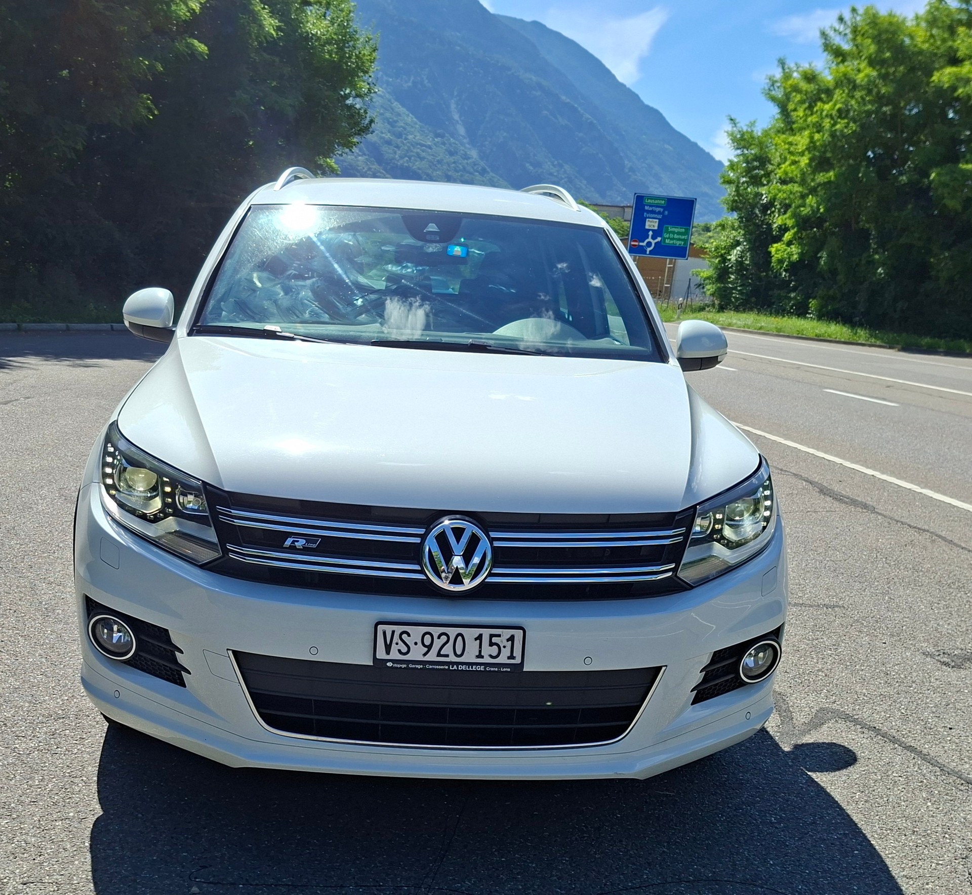VW Tiguan 2.0 TSI R-Line Design 4Motion DSG-image-5