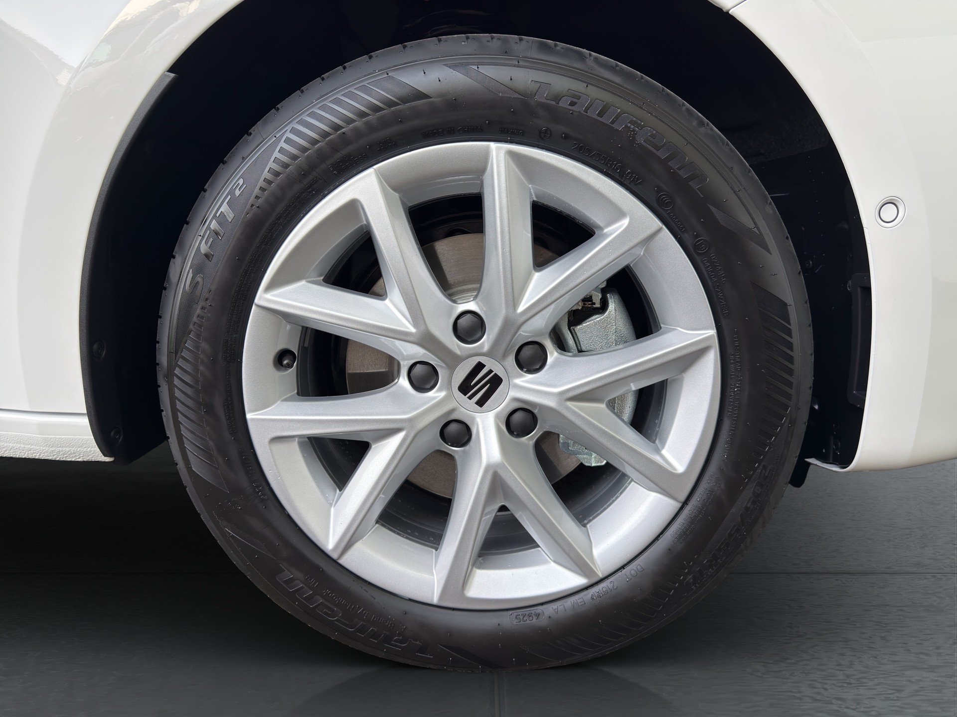 SEAT Leon ST 1.5 eTSI mHEV DSG Style-image-6