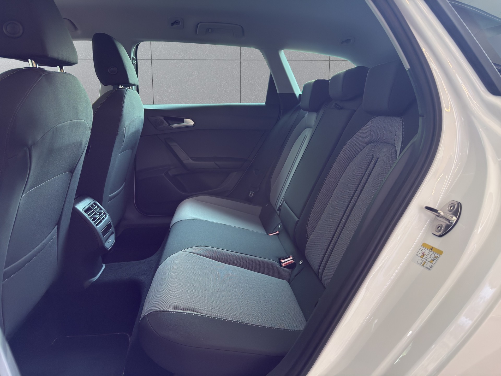 SEAT Leon ST 1.5 eTSI mHEV DSG Style-image-11