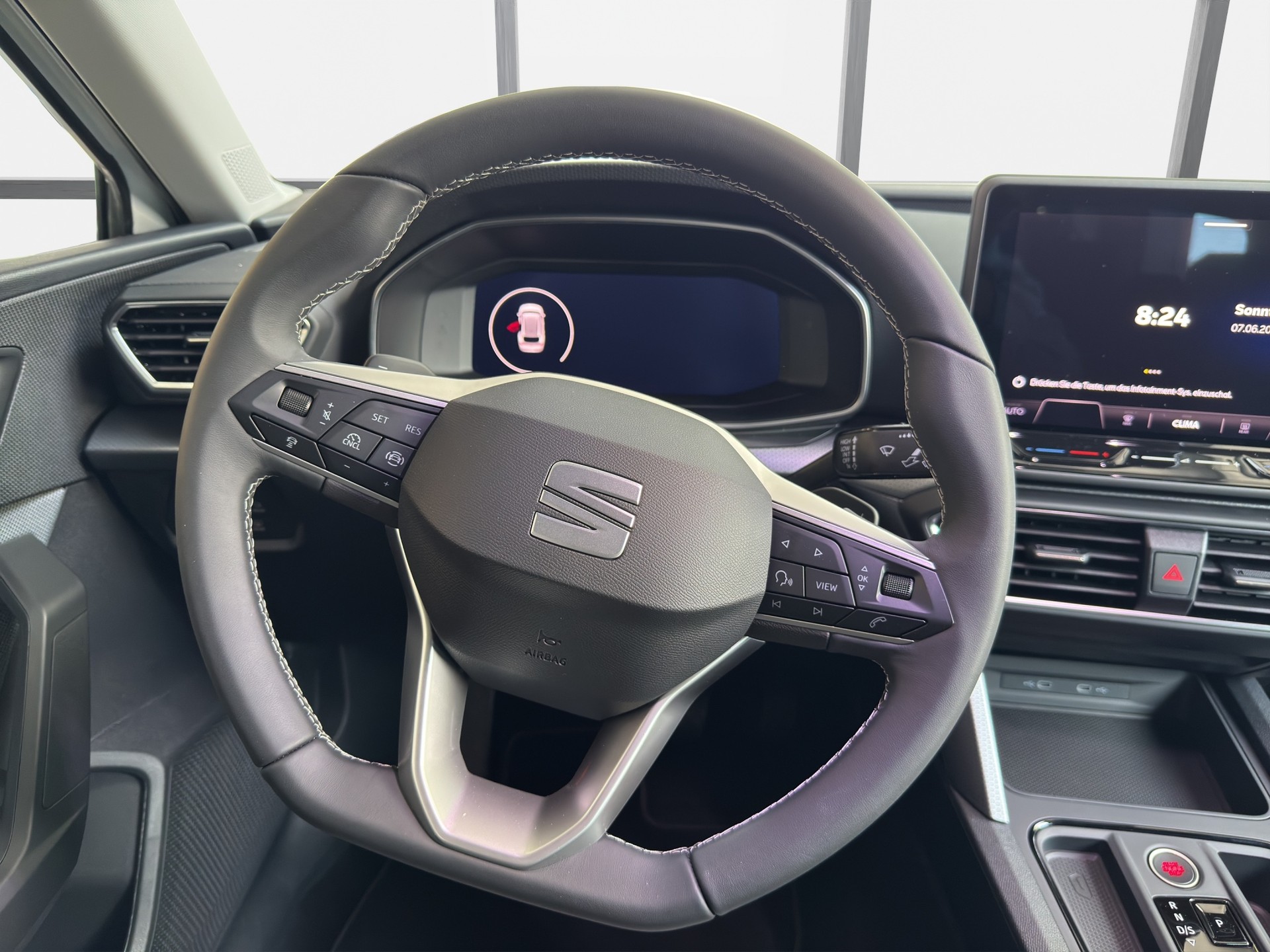 SEAT Leon ST 1.5 eTSI mHEV DSG Style-image-8