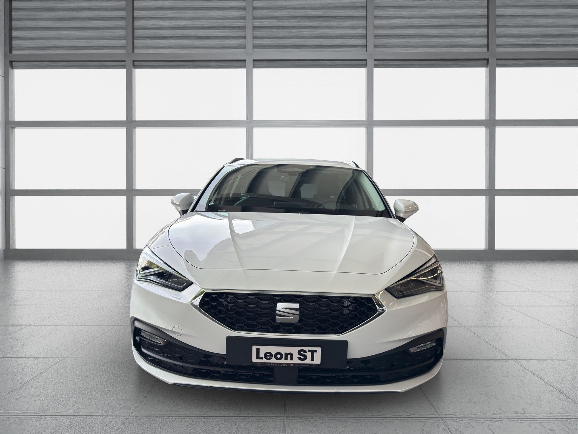 SEAT Leon ST 1.5 eTSI mHEV DSG Style-image-1