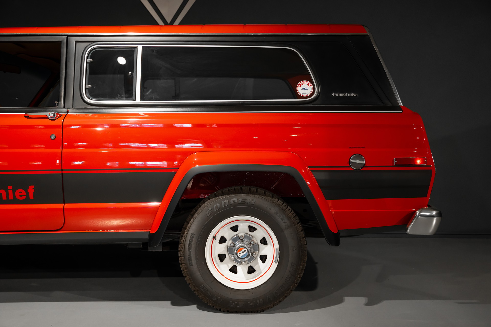 JEEP Cherokee 5.9 V8 Chief-image-7