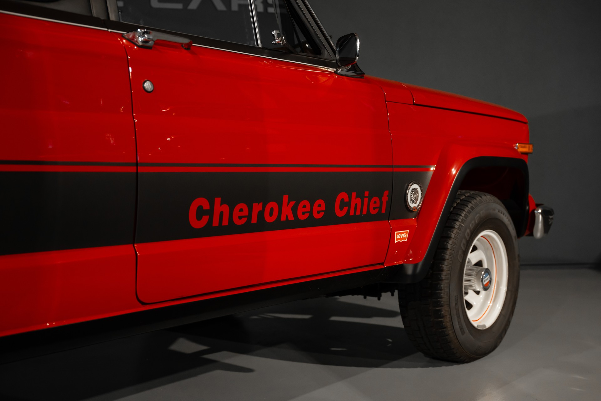 JEEP Cherokee 5.9 V8 Chief-image-10