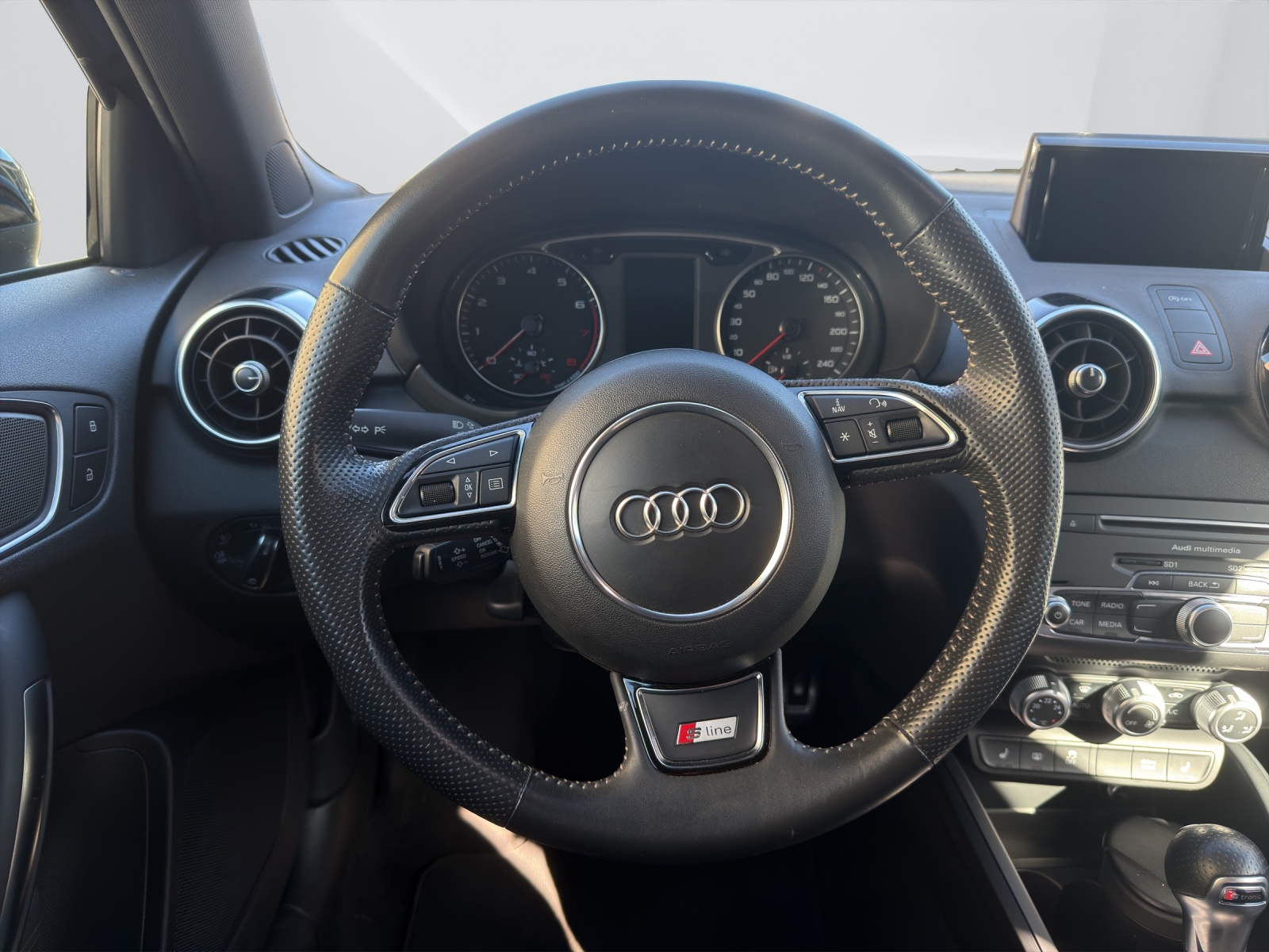 AUDI A1 Sportback 1.4 TFSI Sport S-Tronic-image-16
