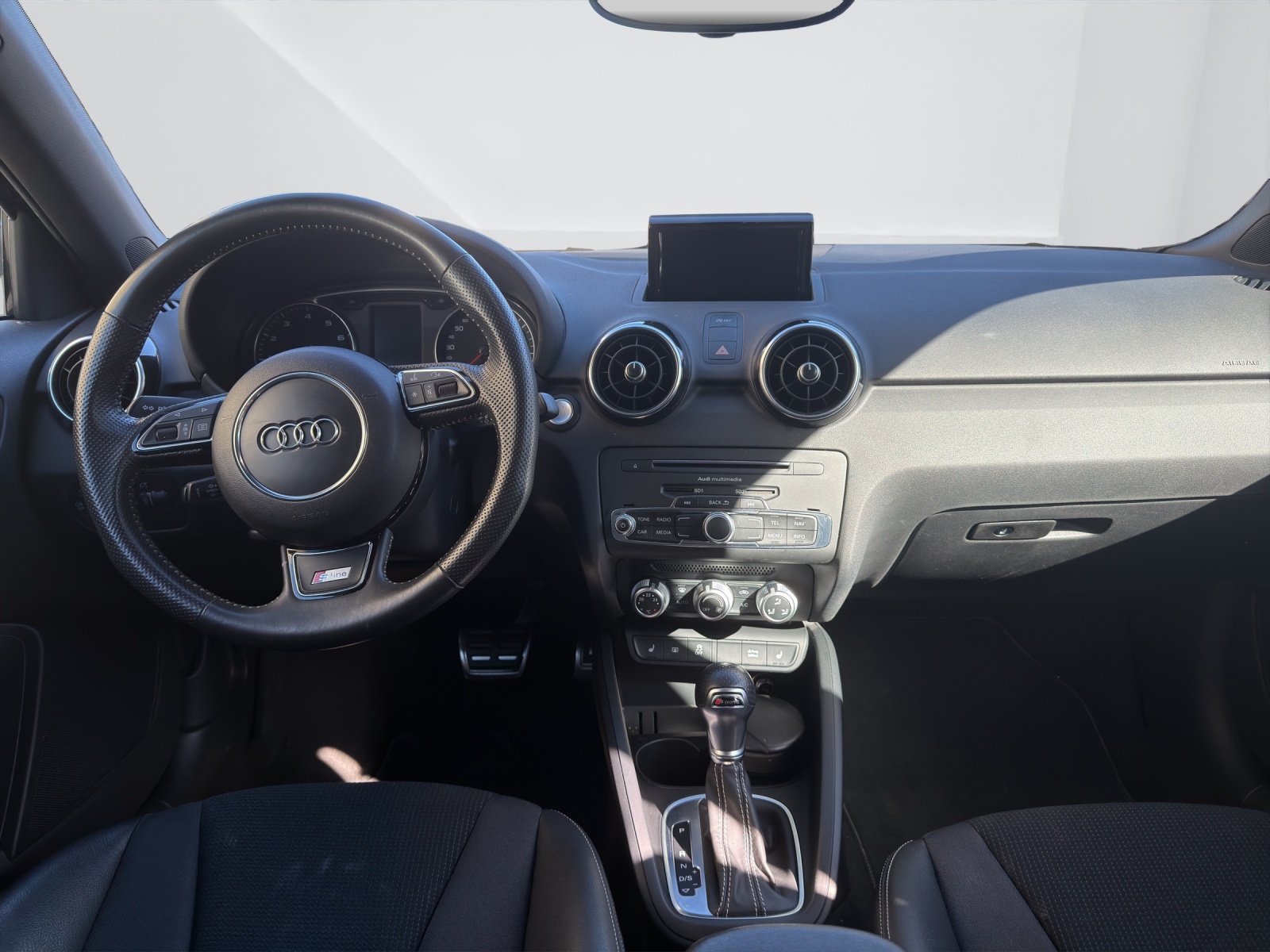 AUDI A1 Sportback 1.4 TFSI Sport S-Tronic-image-15