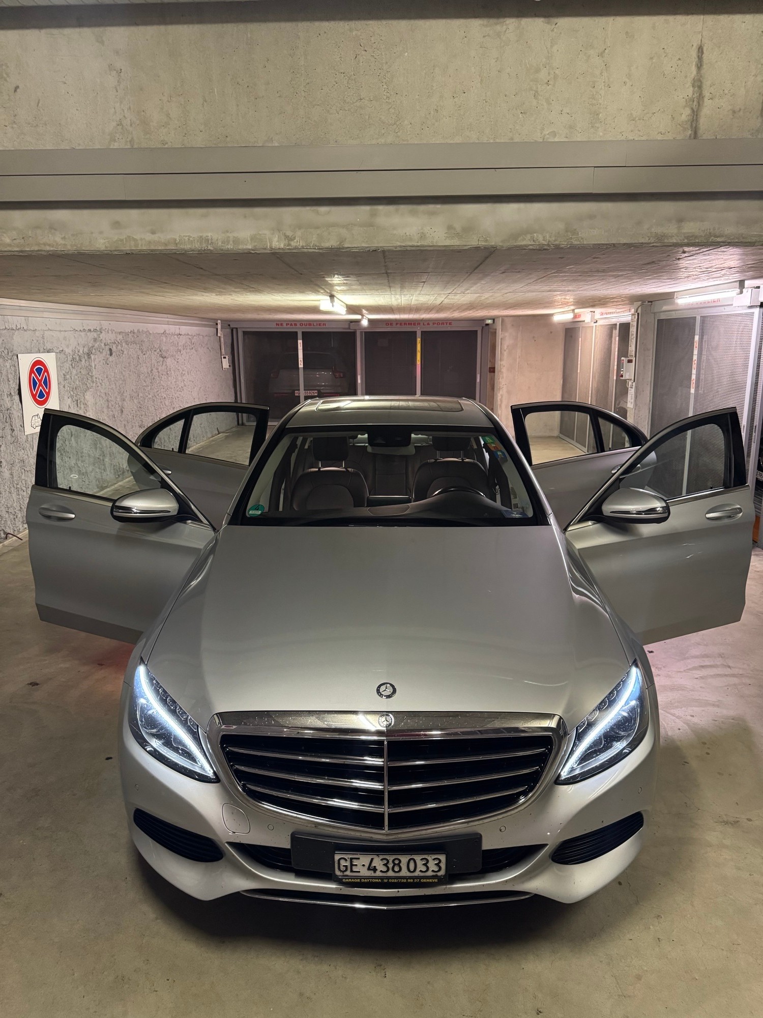 MERCEDES-BENZ C 220 d-image-1