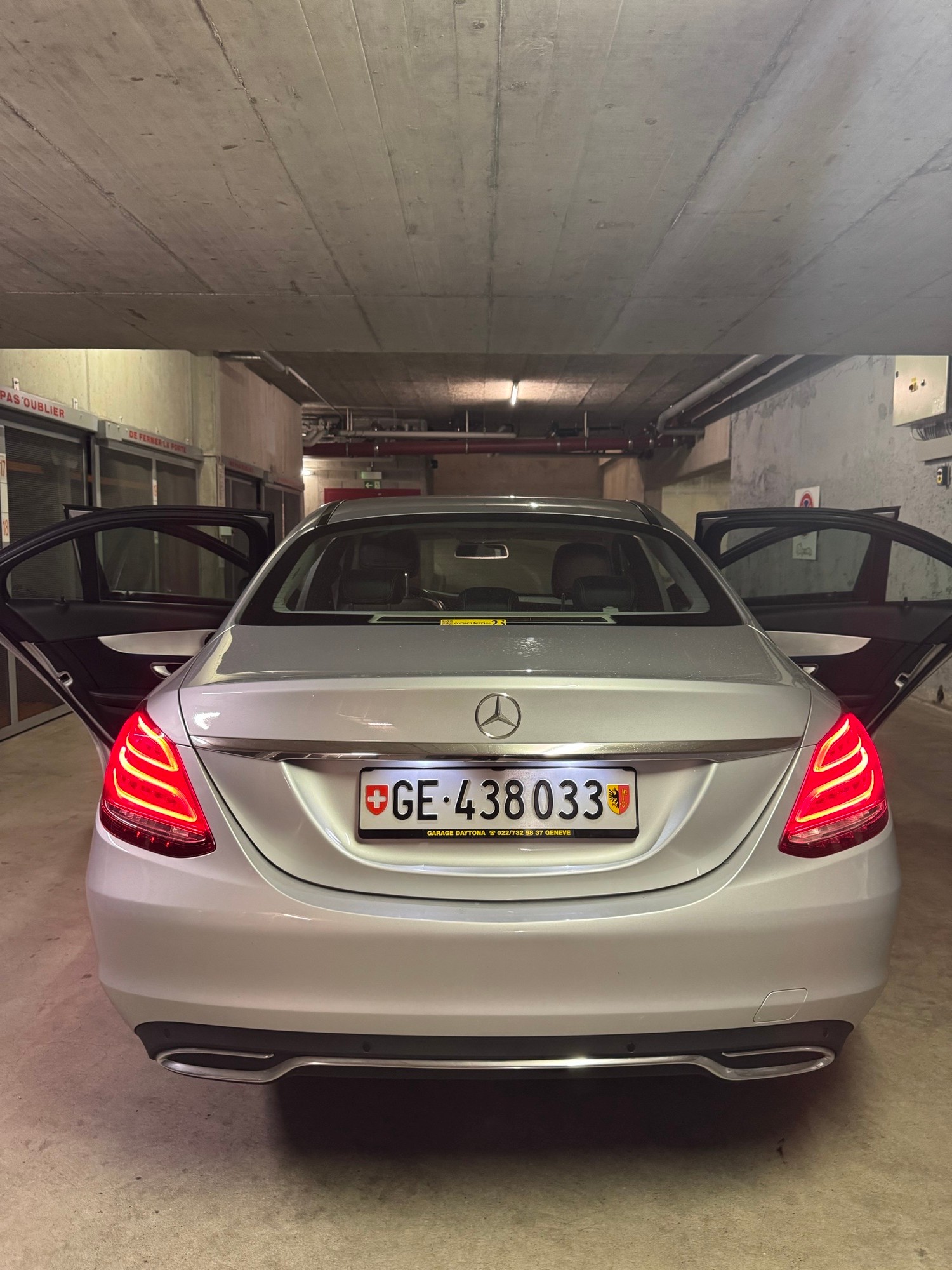 MERCEDES-BENZ C 220 d-image-2