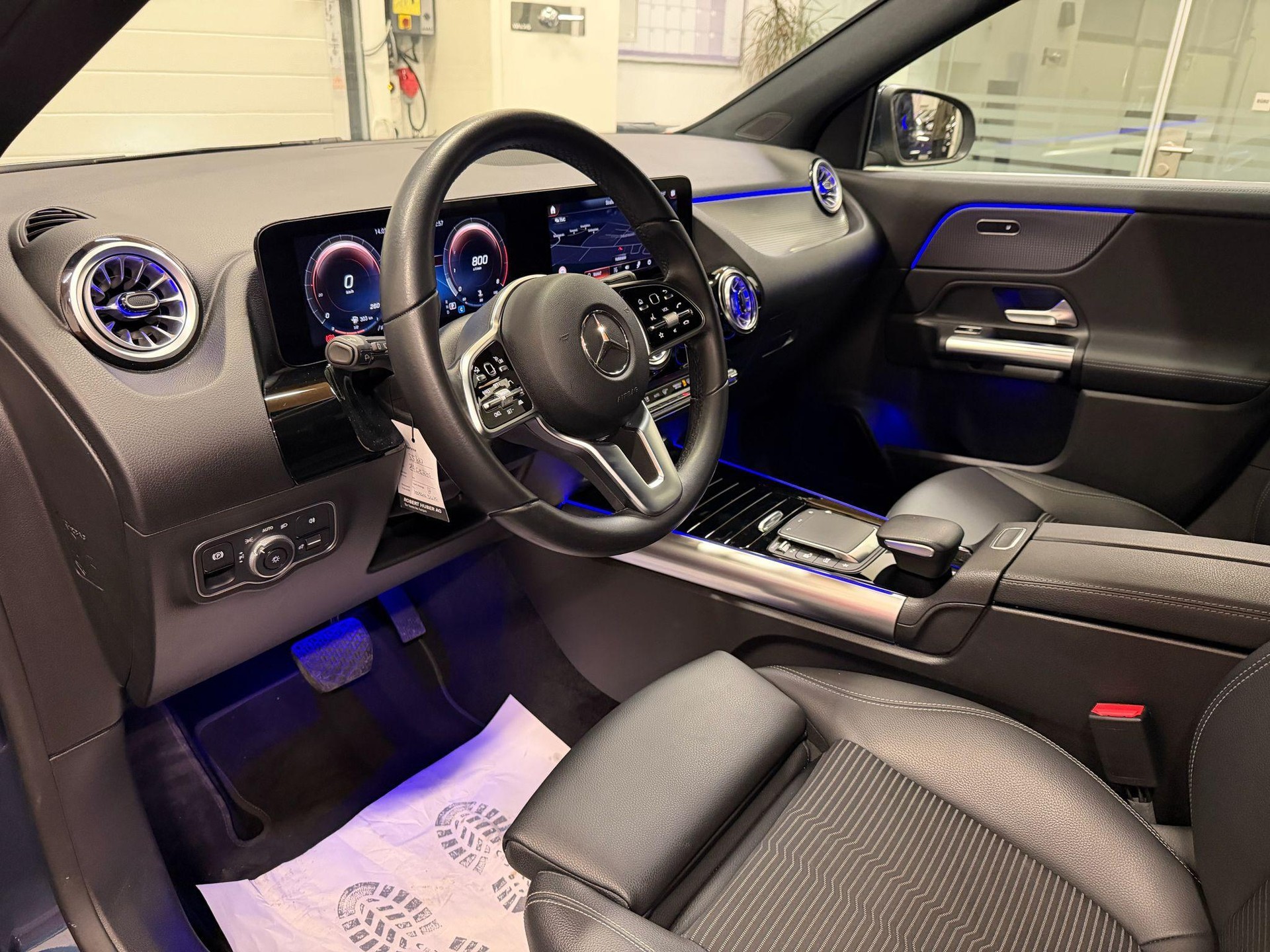 MERCEDES-BENZ GLA 200 Progressive-image-9