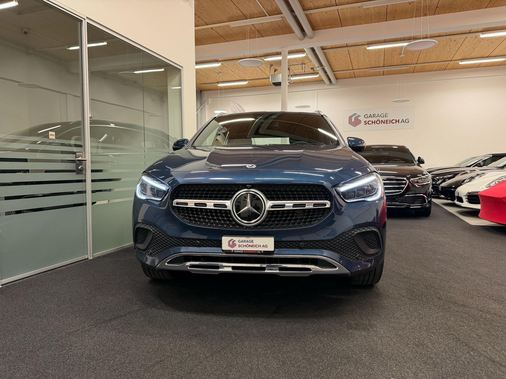 MERCEDES-BENZ GLA 200 Progressive-image-1