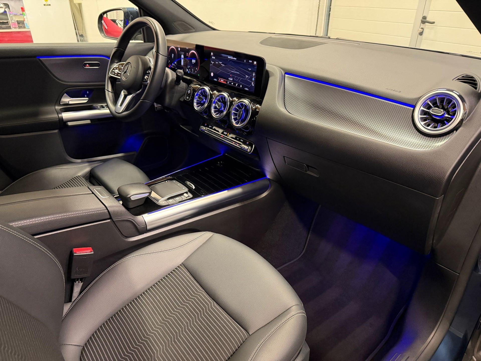 MERCEDES-BENZ GLA 200 Progressive-image-10