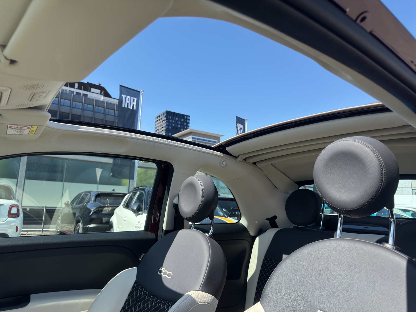 FIAT 500 C 1.0 Hybrid Dolcevita Star-image-13
