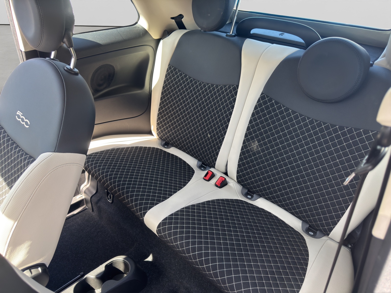 FIAT 500 C 1.0 Hybrid Dolcevita Star-image-12
