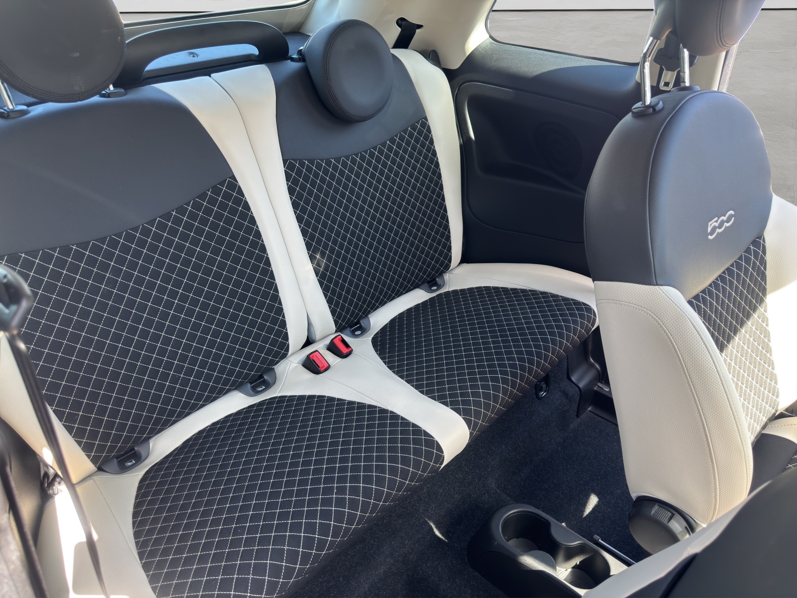 FIAT 500 C 1.0 Hybrid Dolcevita Star-image-9