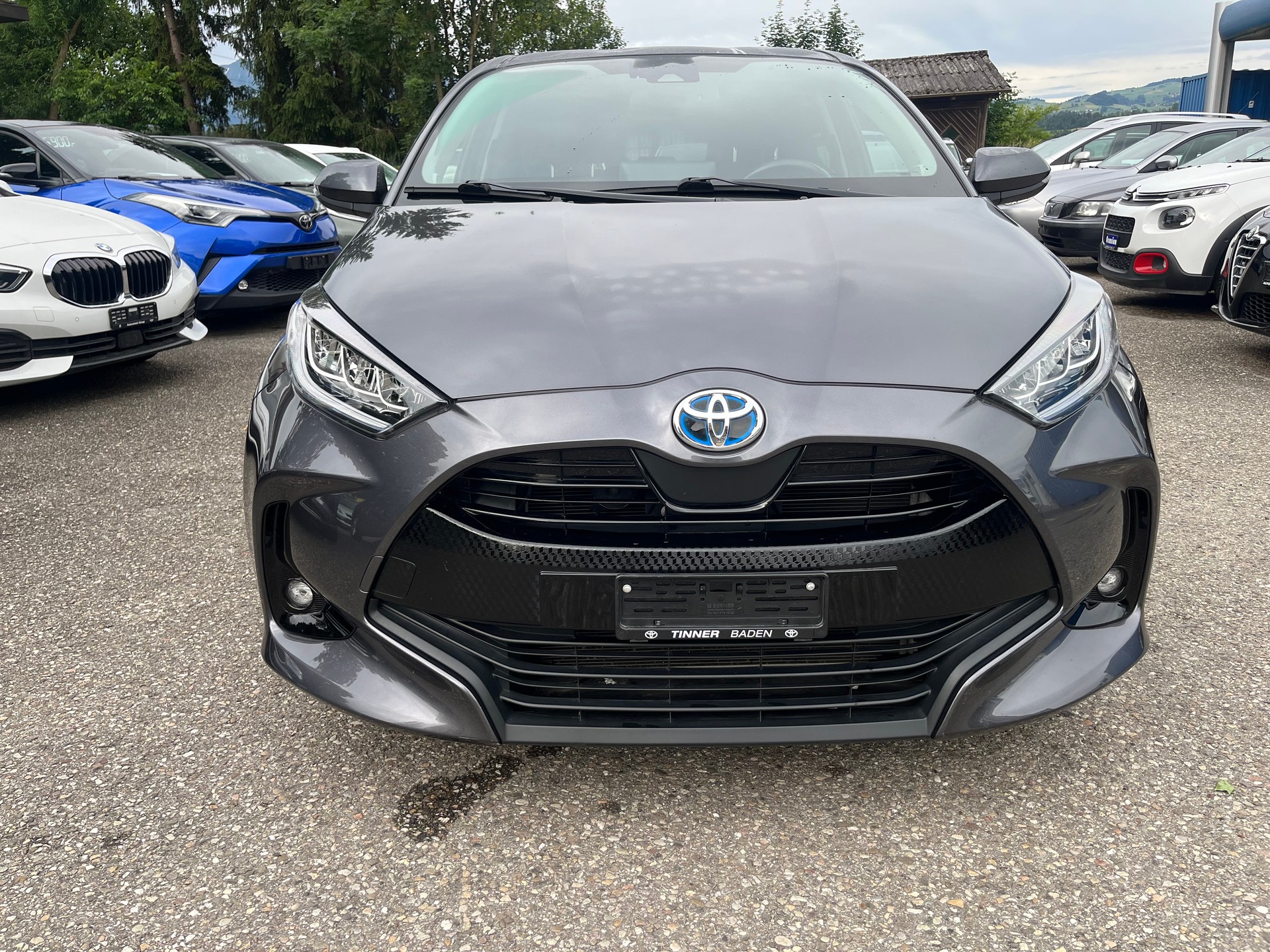 TOYOTA Yaris 1.5 Trend e-CVT-image-1