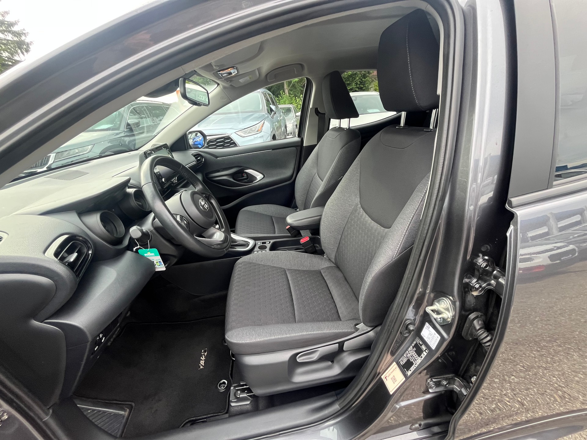 TOYOTA Yaris 1.5 Trend e-CVT-image-8