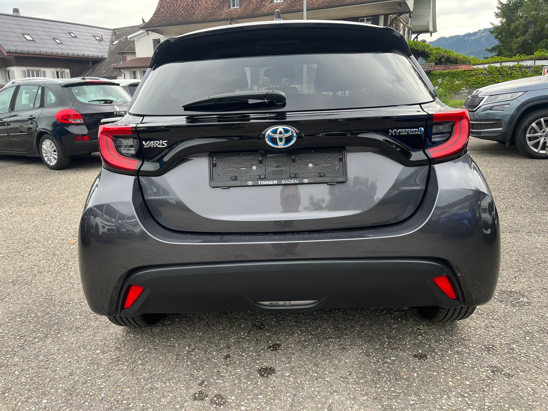 TOYOTA Yaris 1.5 Trend e-CVT-image-5