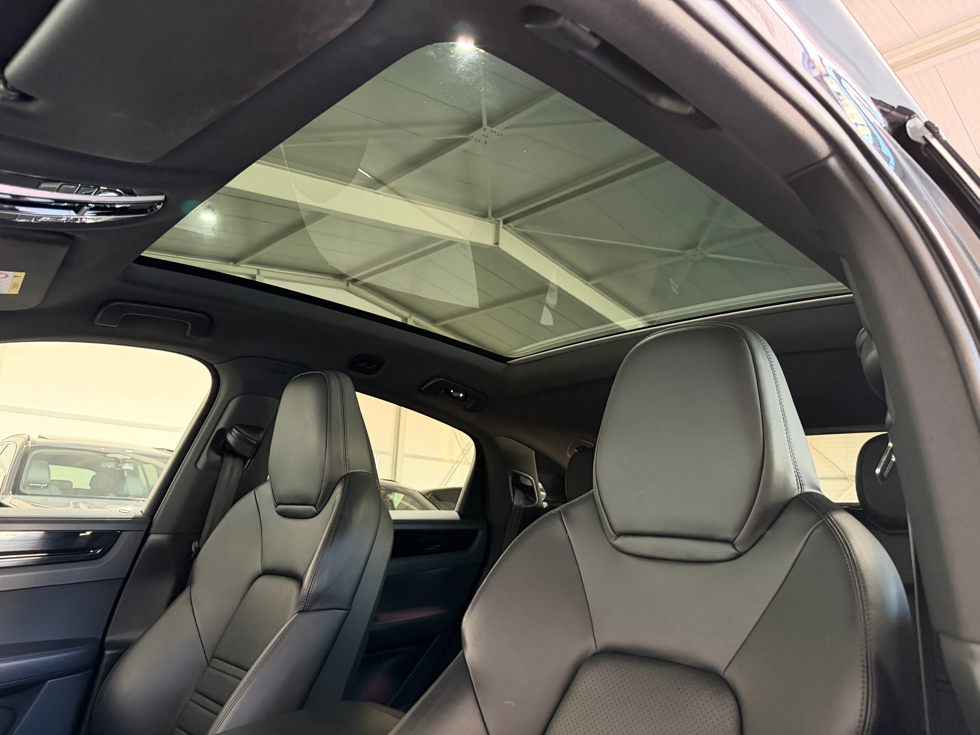 PORSCHE Cayenne Coupé (CH)-image-17