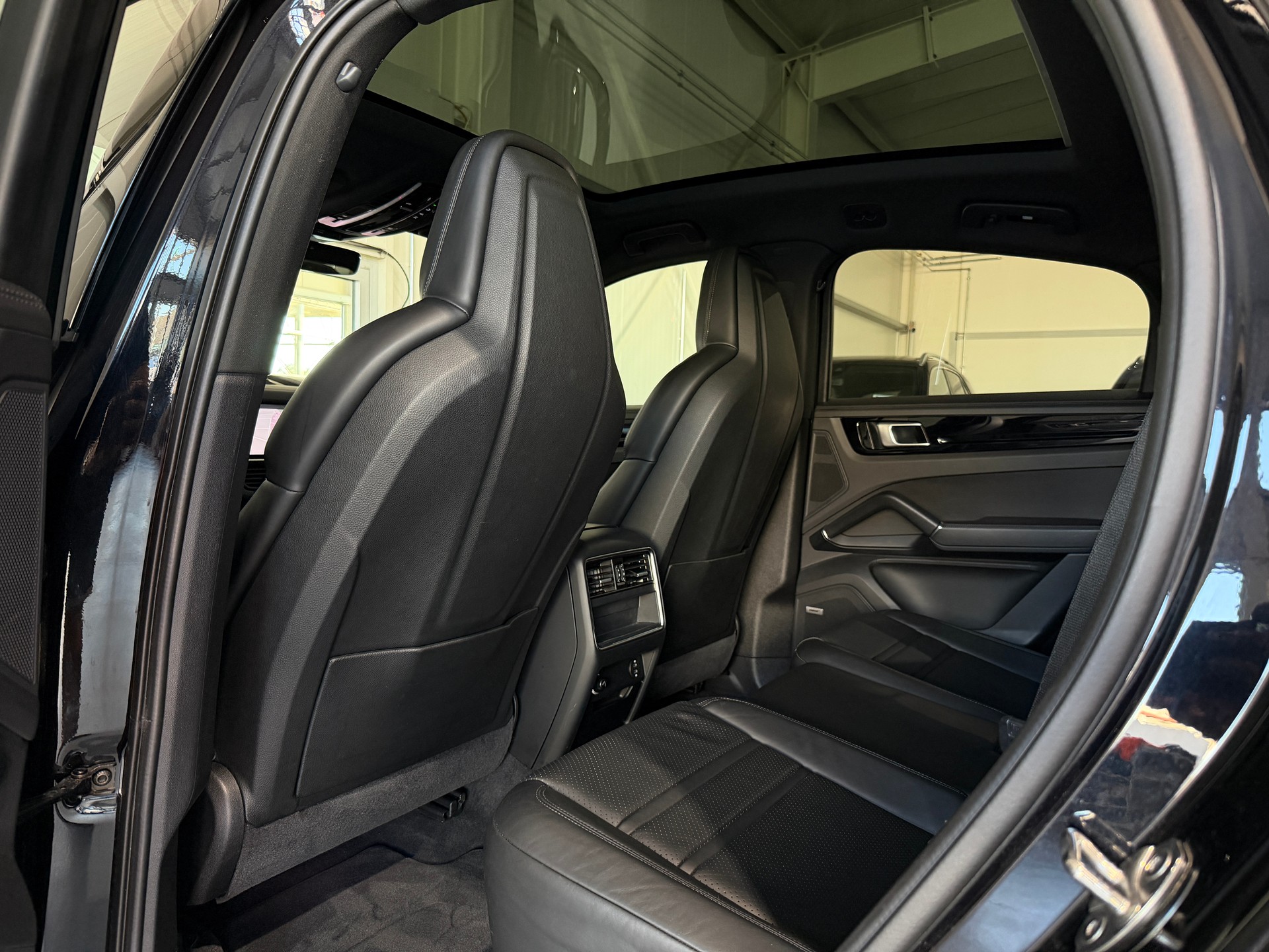 PORSCHE Cayenne Coupé (CH)-image-16