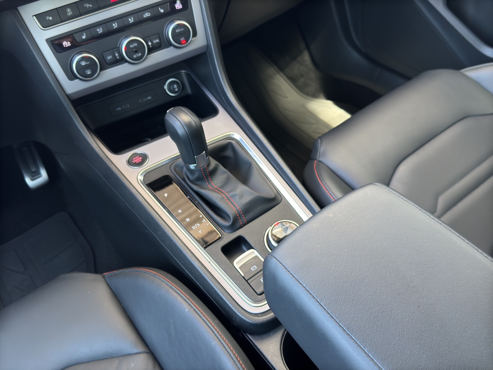SEAT Ateca 1.5 TSI Hola FR DSG-image-9