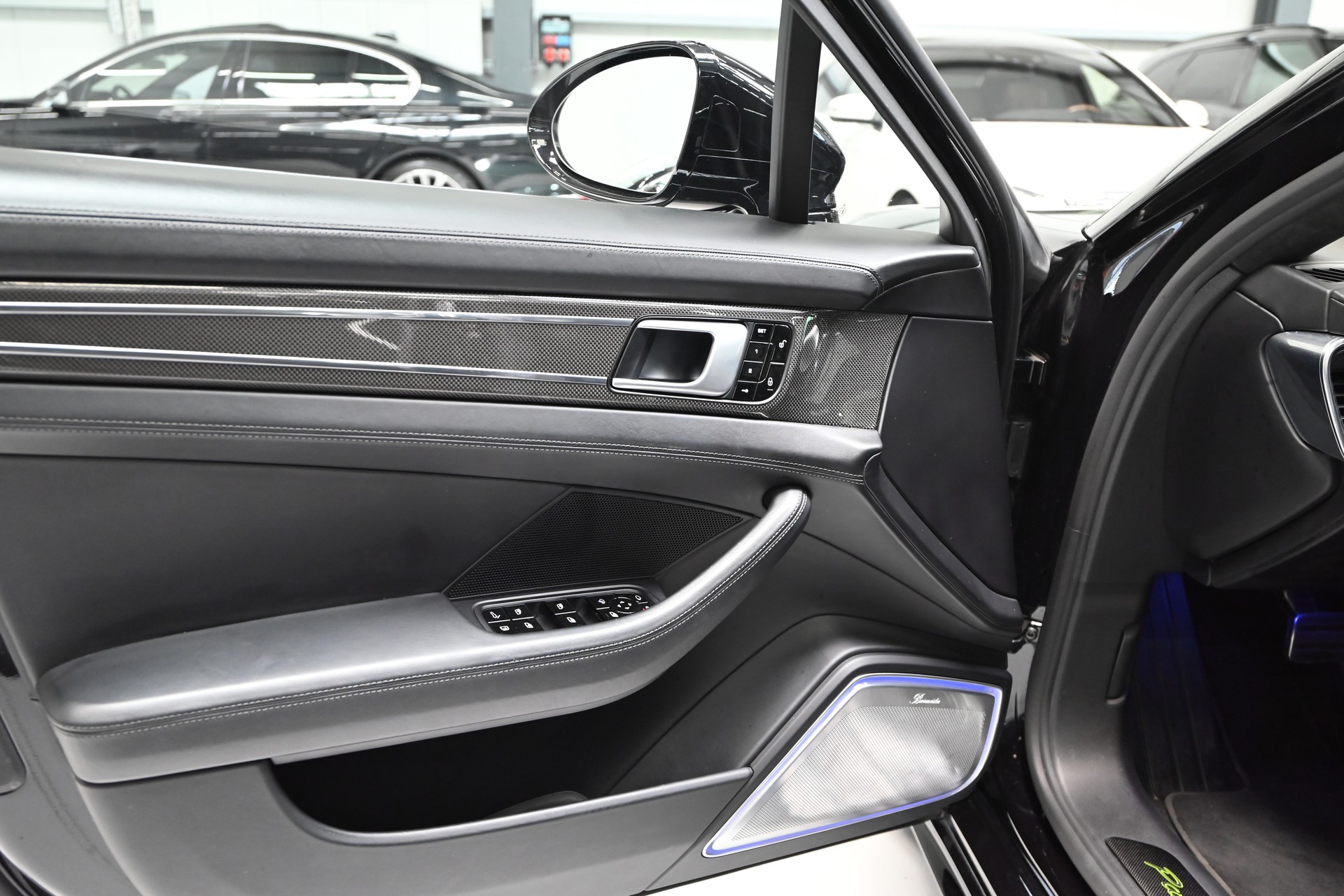 PORSCHE Panamera Turbo S E-Hybrid PDK-image-21