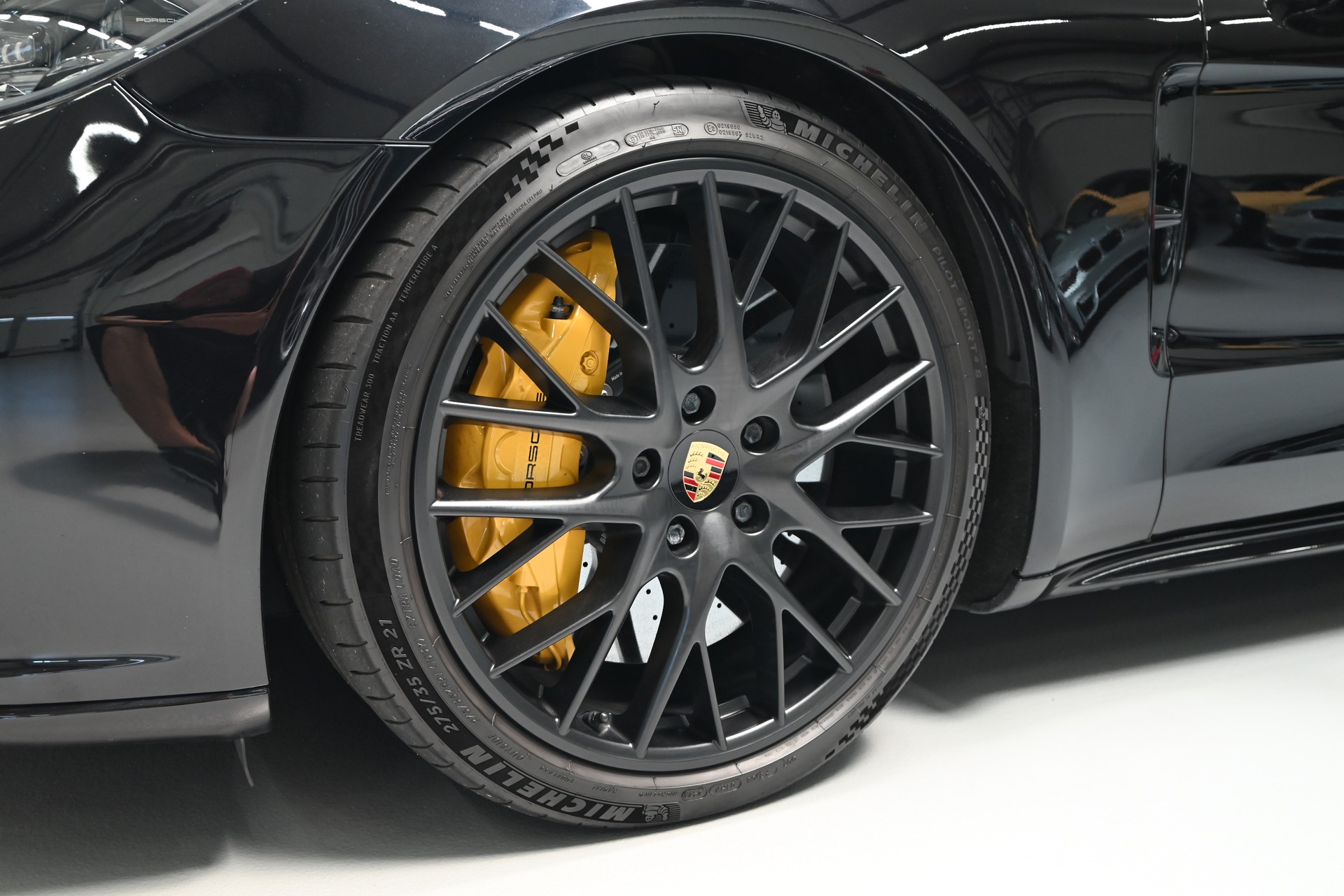 PORSCHE Panamera Turbo S E-Hybrid PDK-image-3