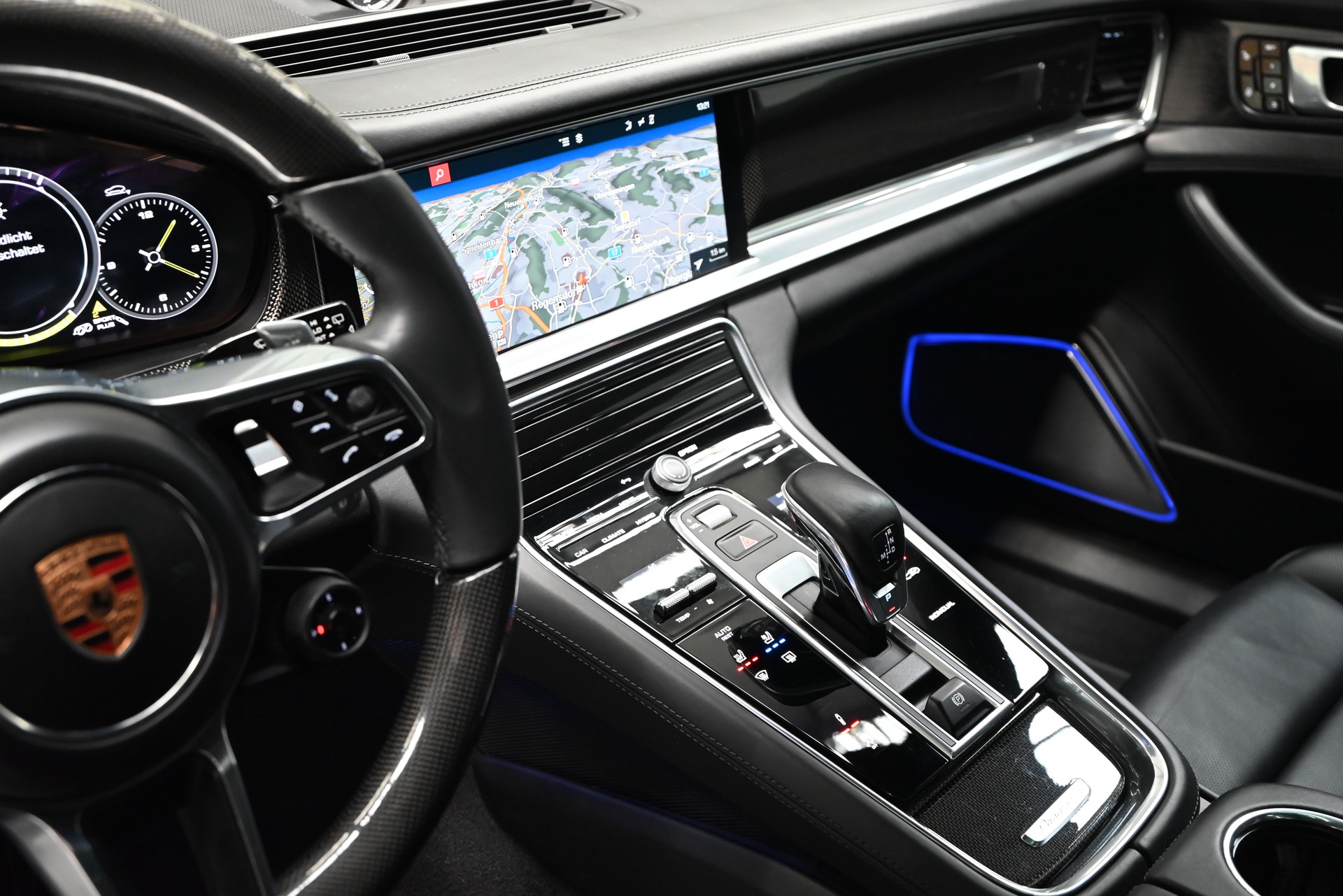 PORSCHE Panamera Turbo S E-Hybrid PDK-image-18