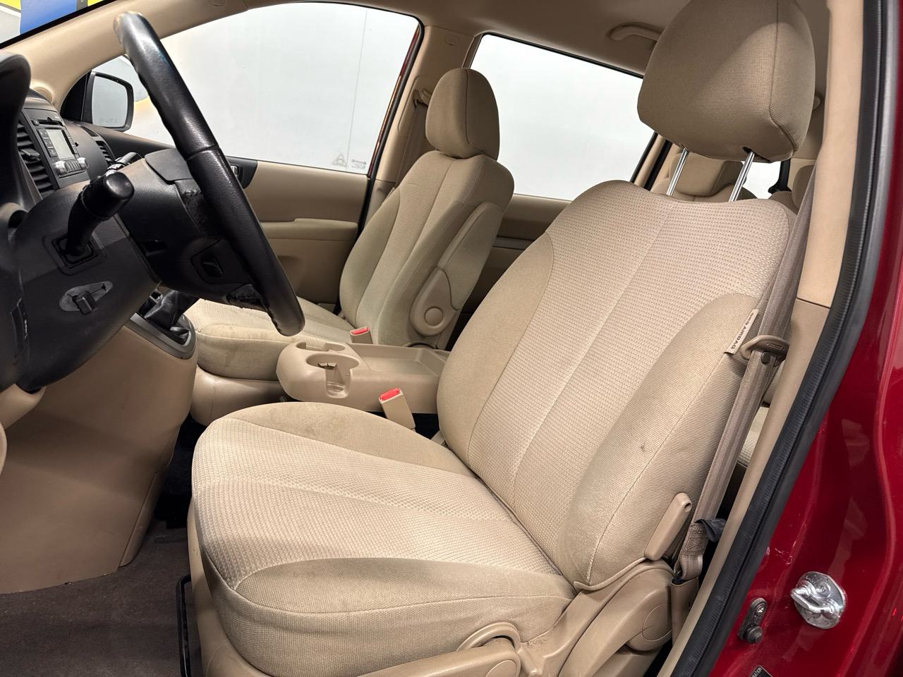 KIA Carnival 2.2 CRDi Classic-image-3