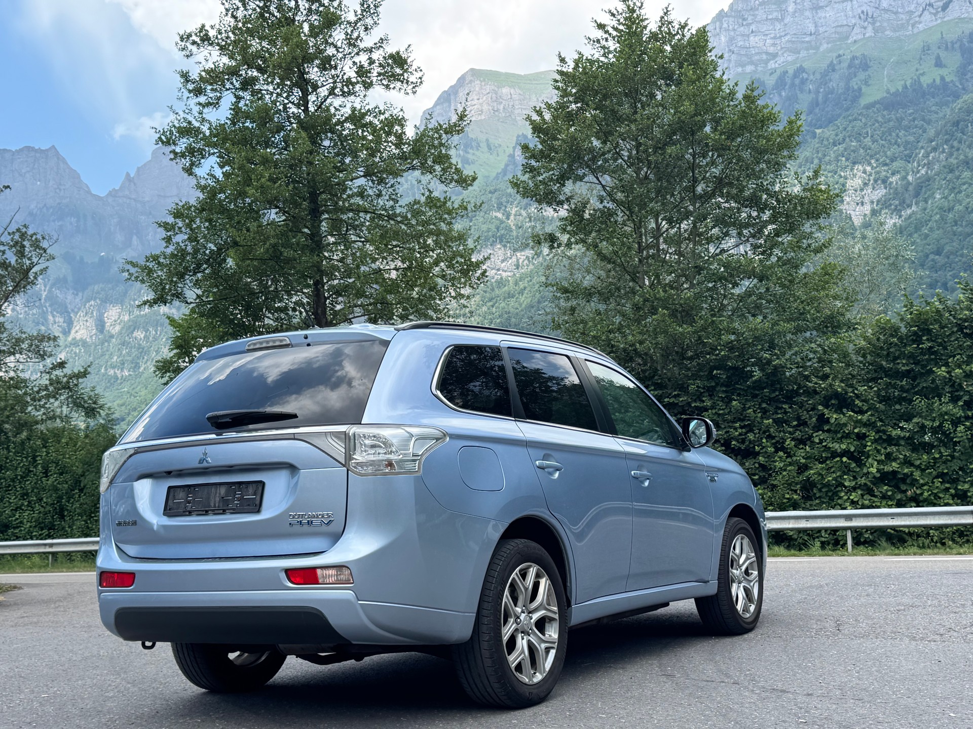 MITSUBISHI Outlander 2.0 PHEV Navigator eAssist-image-5