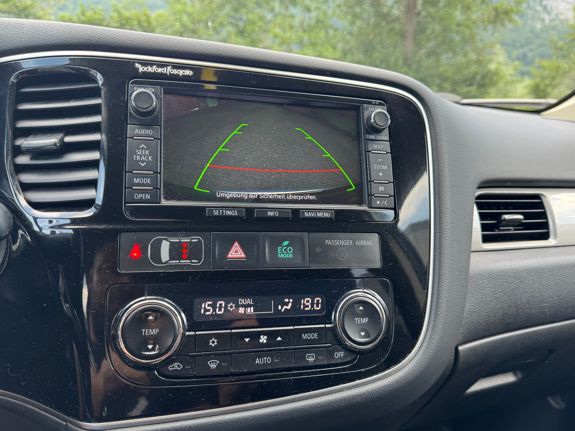 MITSUBISHI Outlander 2.0 PHEV Navigator eAssist-image-14