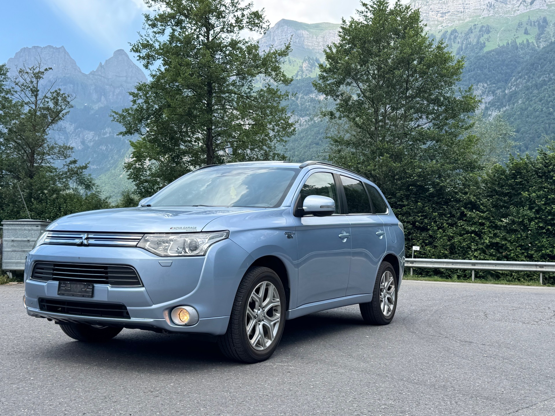 MITSUBISHI Outlander 2.0 PHEV Navigator eAssist-image-0