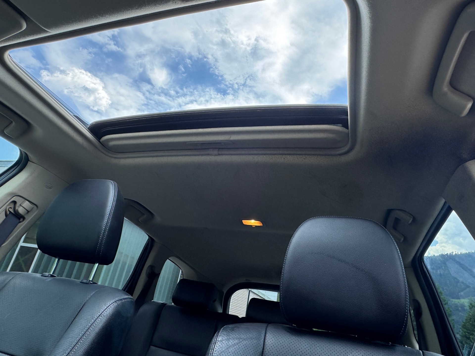 MITSUBISHI Outlander 2.0 PHEV Navigator eAssist-image-8