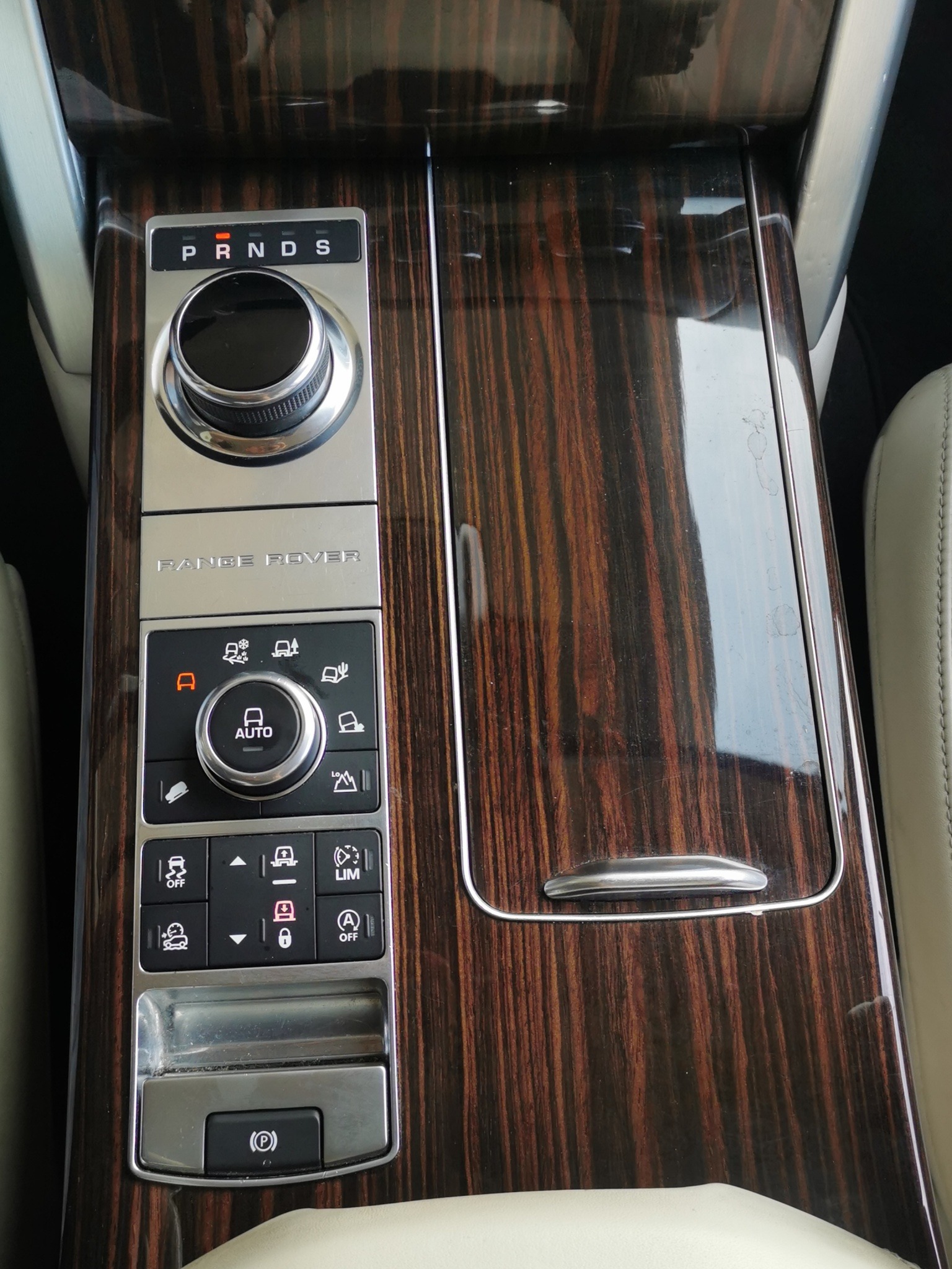 LAND ROVER Range Rover 3.0 TDV6 Vogue Automatic-image-21