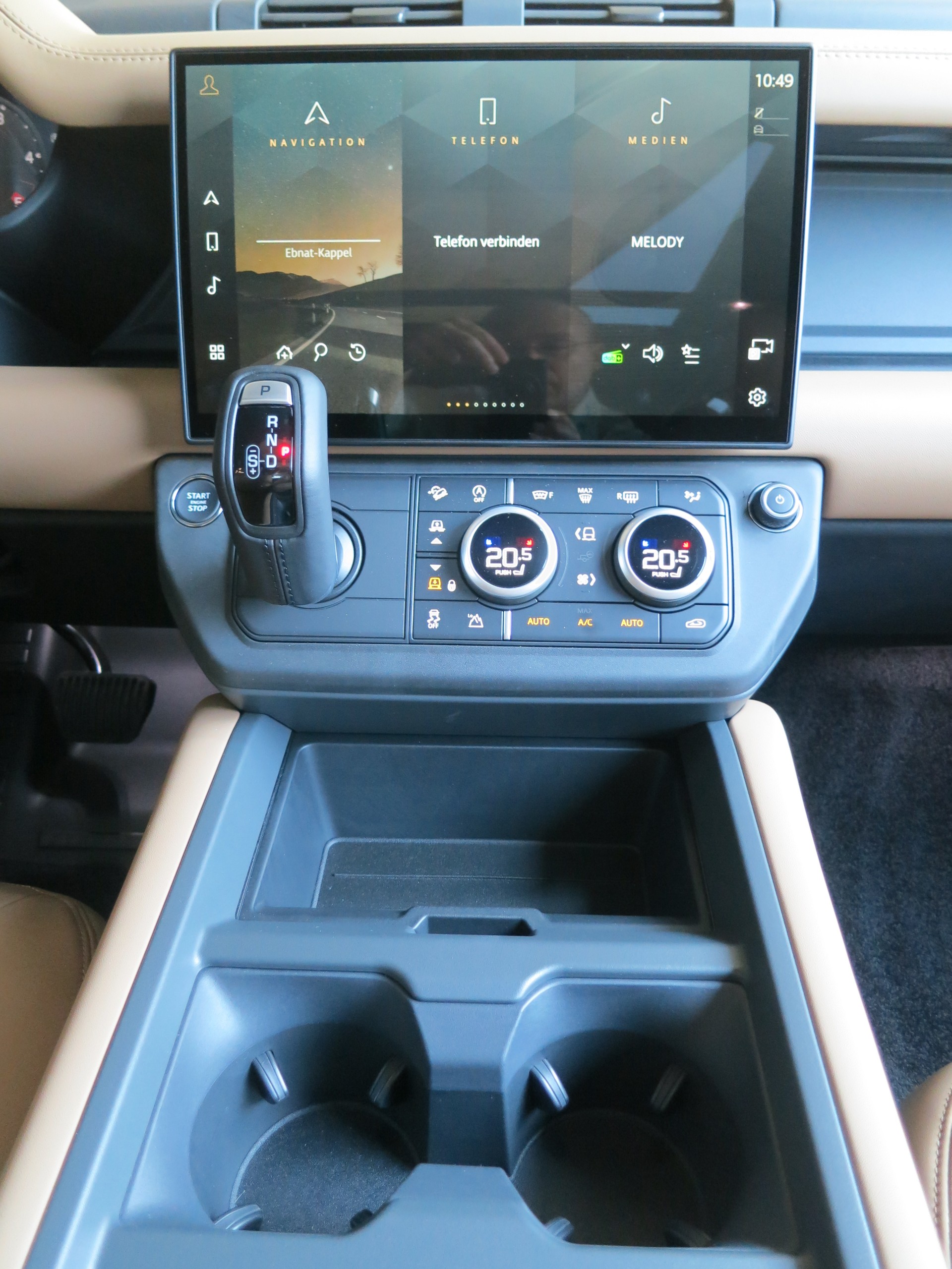 LAND ROVER Defender 110 3.0 D I6 350 X-Dynamic HSE AWD AT8-image-10