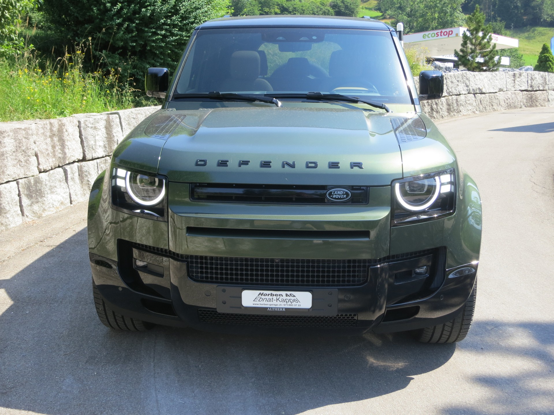 LAND ROVER Defender 110 3.0 D I6 350 X-Dynamic HSE AWD AT8-image-4