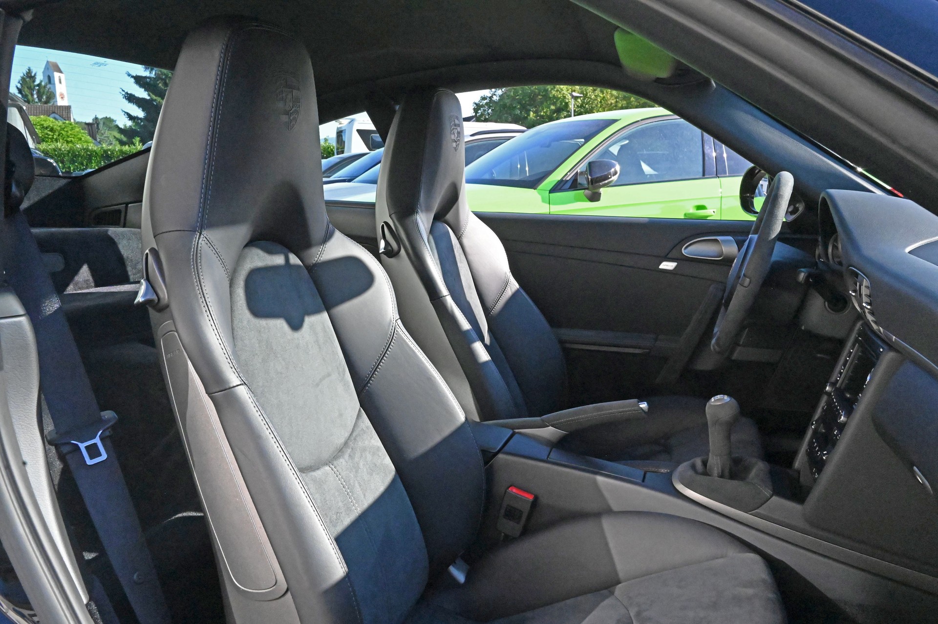 PORSCHE 911 GT3-image-18