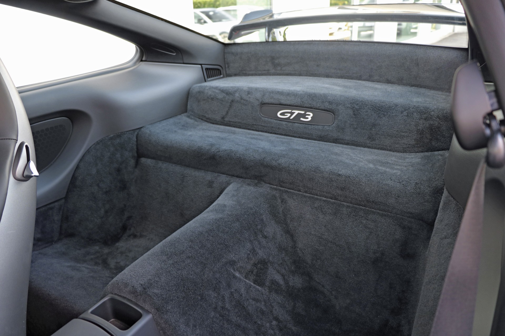PORSCHE 911 GT3-image-23