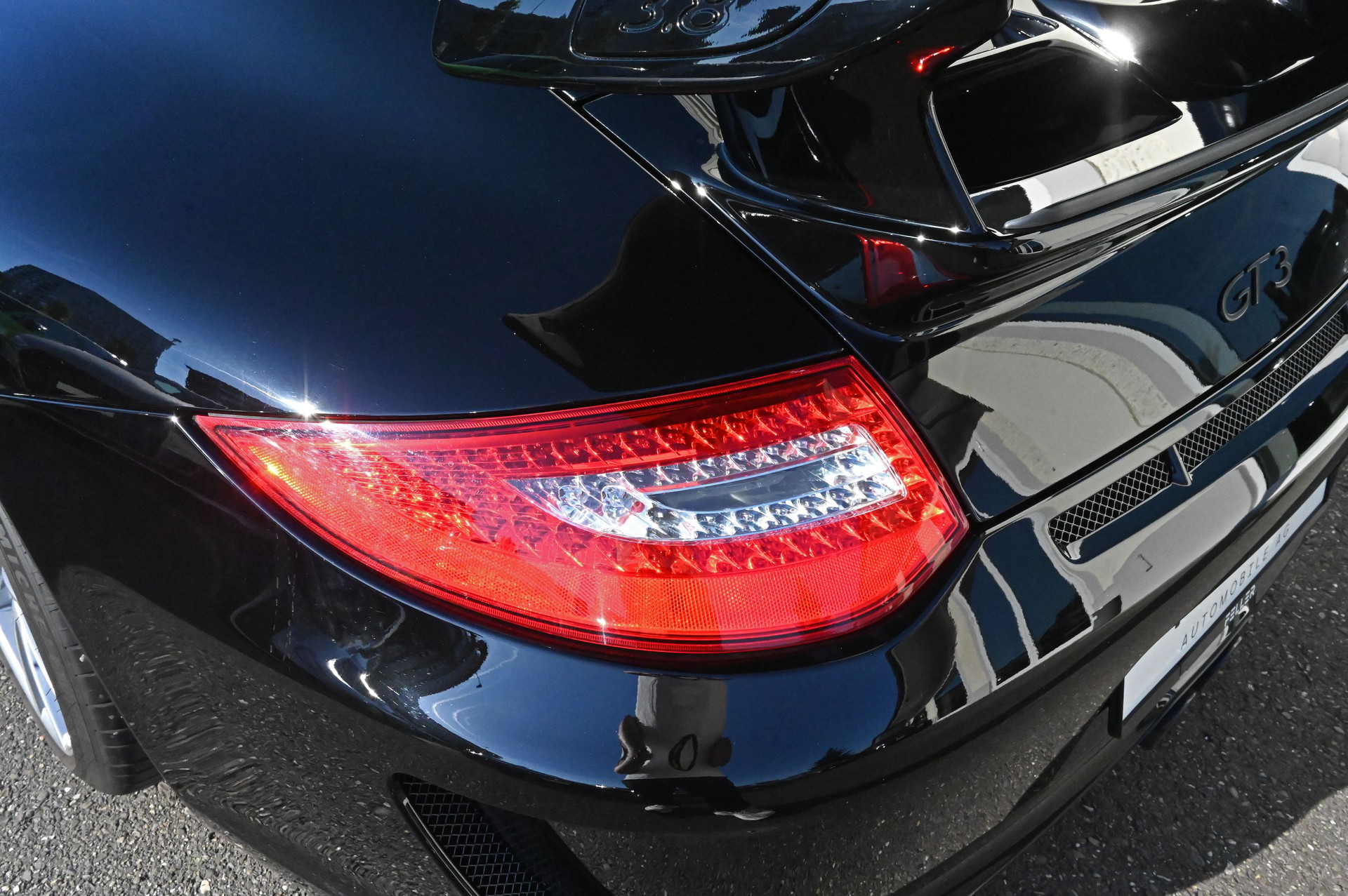 PORSCHE 911 GT3-image-12