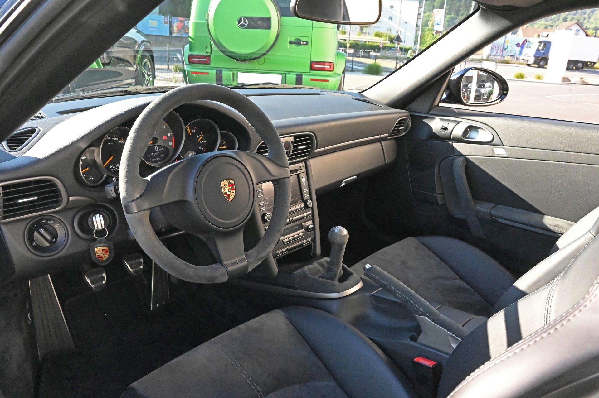 PORSCHE 911 GT3-image-21