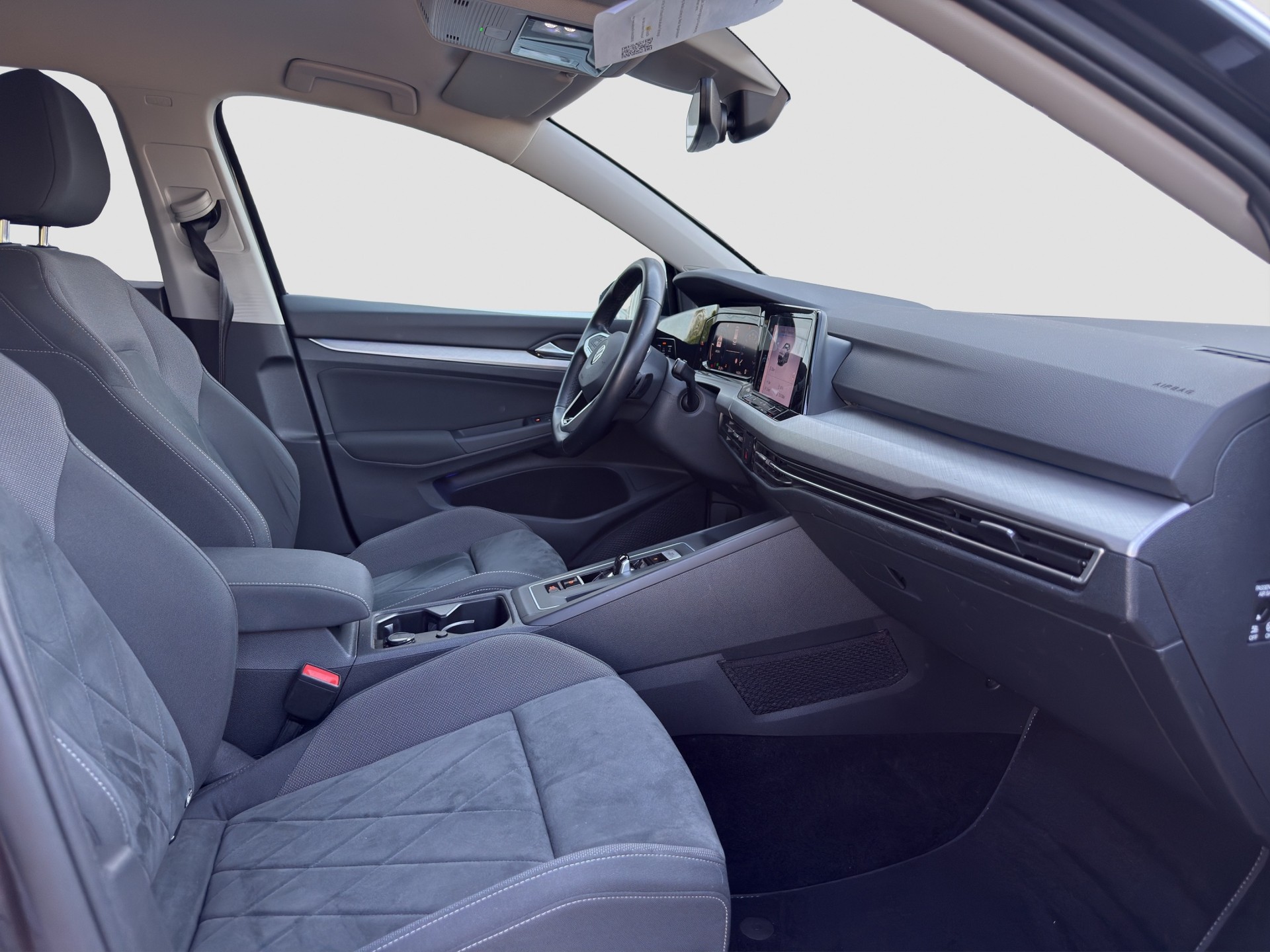 VW Golf Variant 2.0 TDI Life DSG ** Frisch ab MFK und Service ** CH Auto ** 1. Hand **-image-9