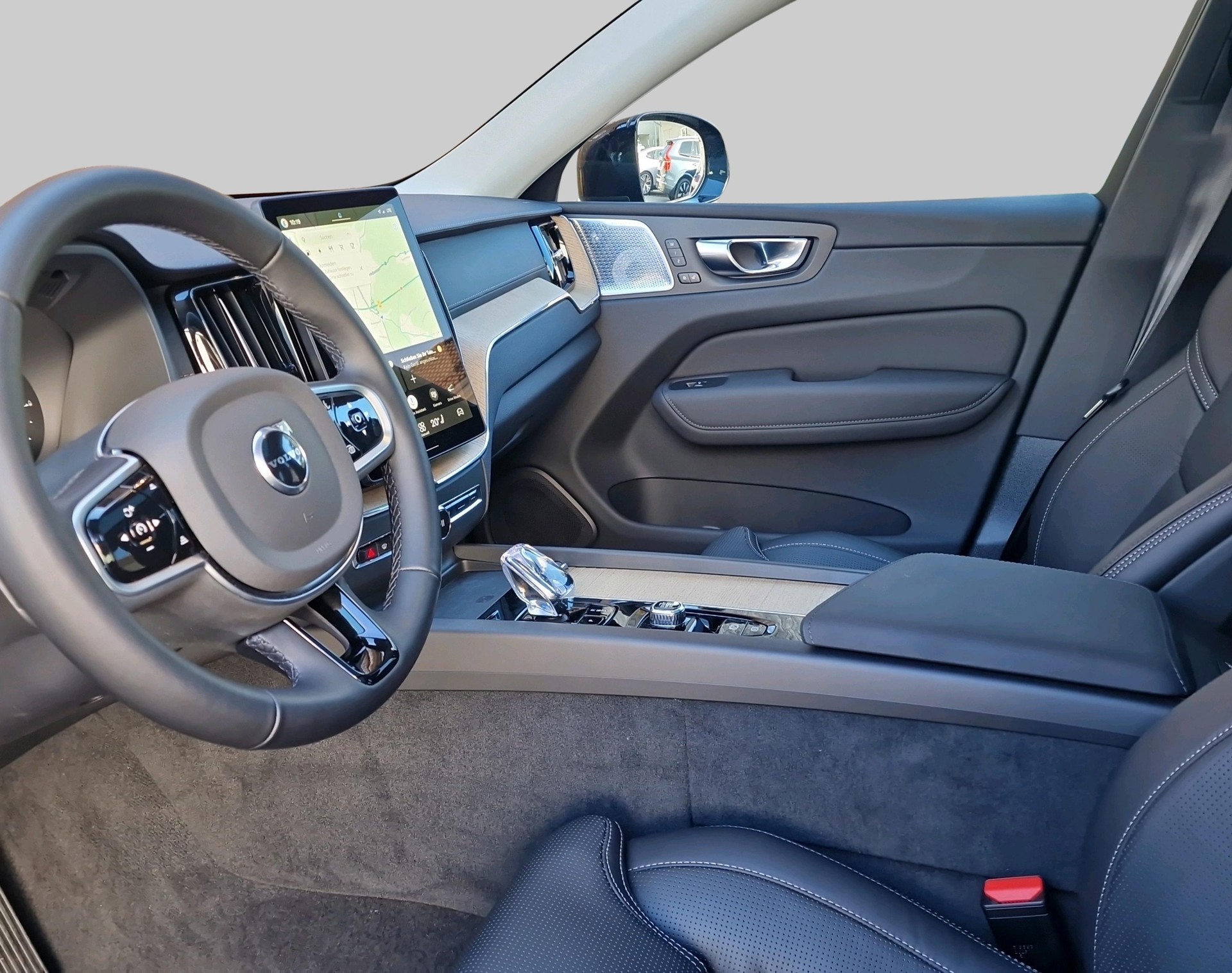 VOLVO XC60 2.0 T8 TE Ultra Dark eAWD-image-16