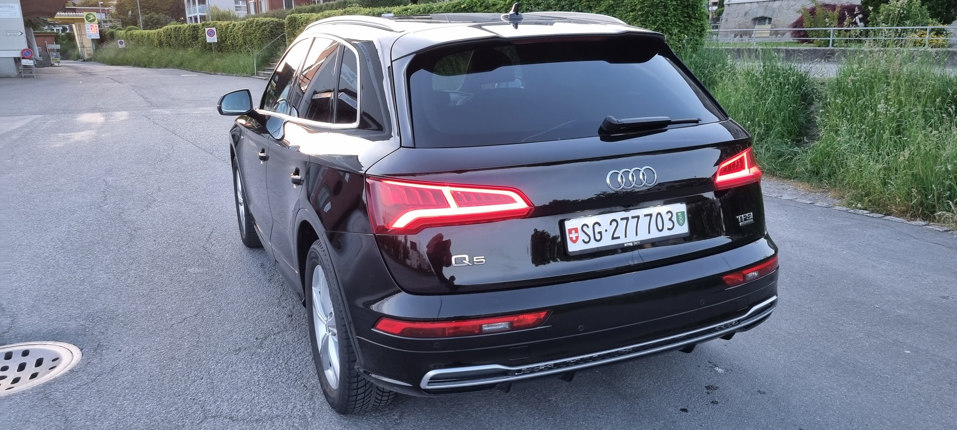 AUDI 2.0 TFSI Design qu. S-Tronic-image-3