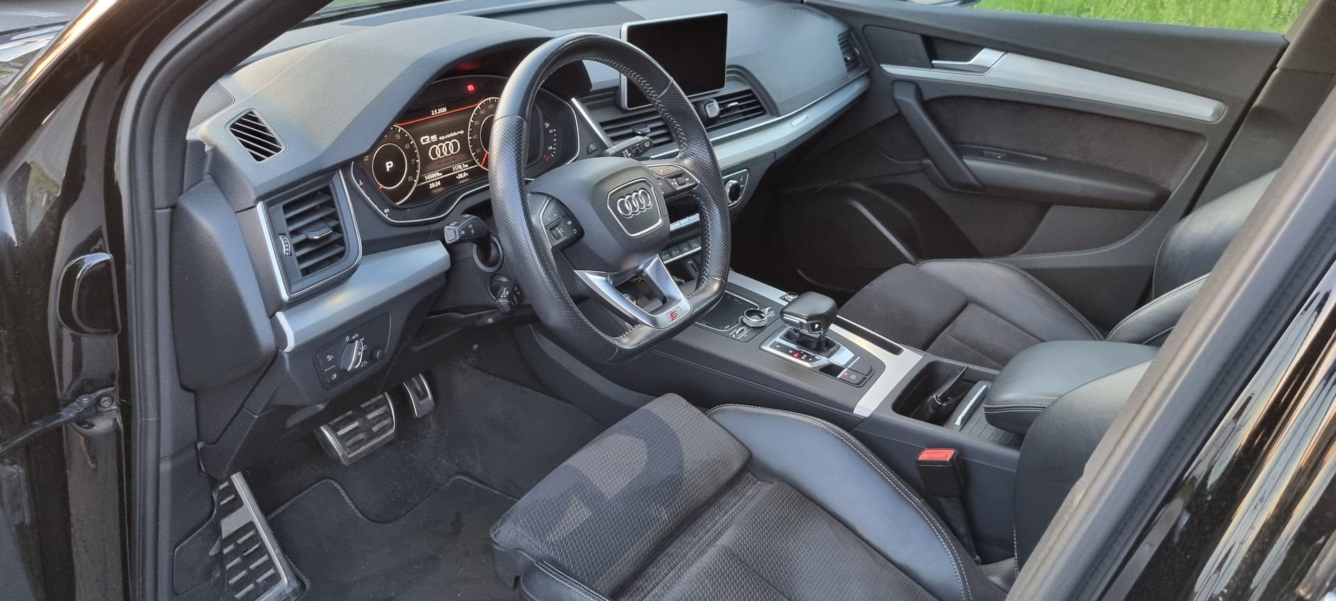 AUDI 2.0 TFSI Design qu. S-Tronic-image-4