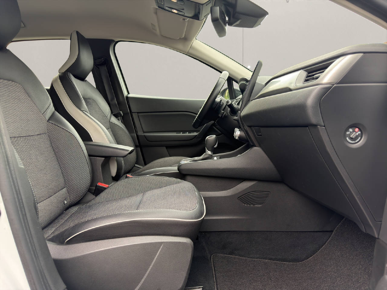 RENAULT Captur 1.3 TCe Intens EDC-image-9