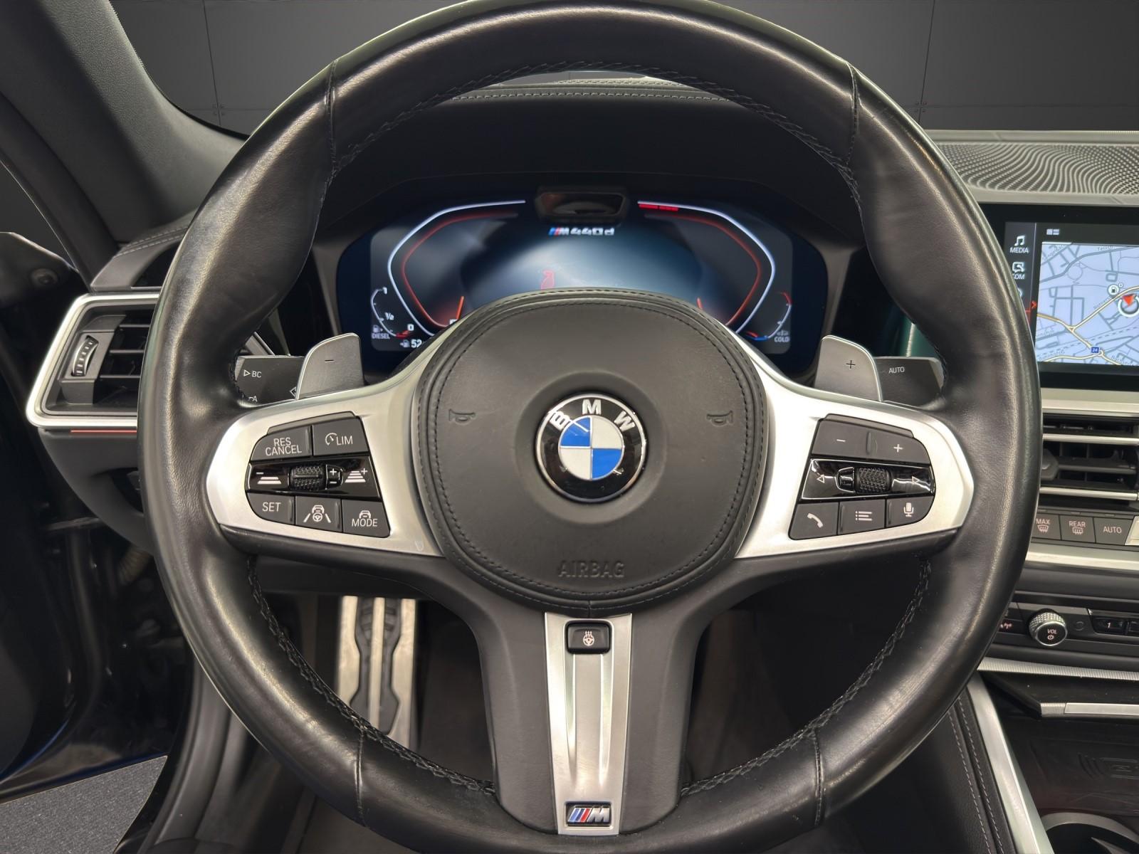 BMW M440d xDrive Cabrio-image-12