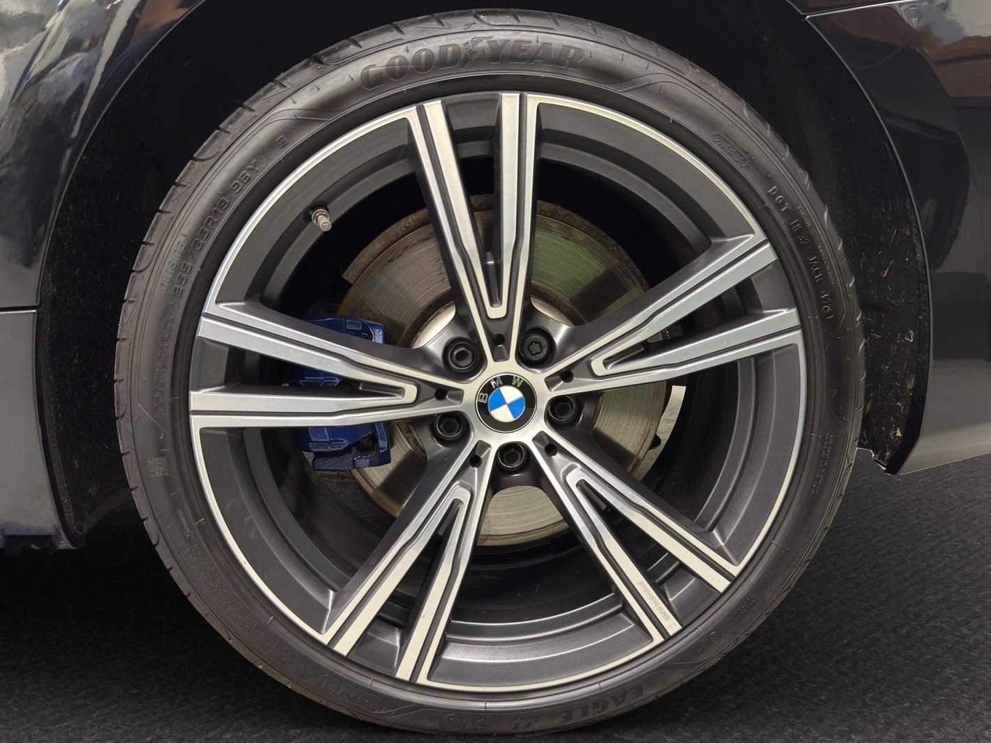 BMW M440d xDrive Cabrio-image-9
